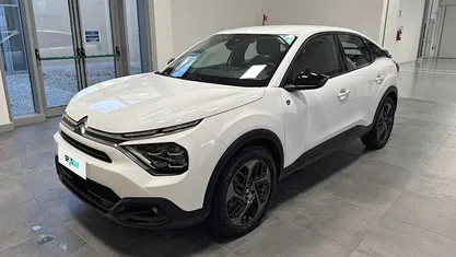 Usata Citroën e-C4 100 kW (136 CV) 2024 Bianco Berlina