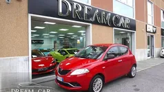 Rosso pastello Usata 2017 Lancia Ypsilon Silver Due volumi | 9990 € (Buon prezzo)