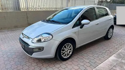 Grigio Usata 2012 Fiat Punto Evo Dynamic Due volumi | 3500 € (Buon prezzo)