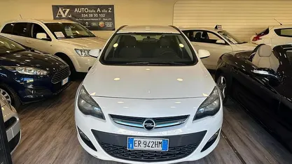 Usata 2013 Opel Astra Cosmo Station wagon | 4000 € (Buon prezzo)