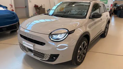 Usata Fiat 600 110 CV (80 kW) 2025 Beige SUV