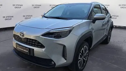 Usata Toyota Yaris Cross Lounge 116 CV (85 kW) 2022 Argento SUV