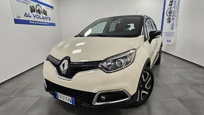 Usata Renault Captur 90 CV (66 kW) 2014 Beige SUV