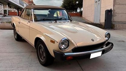 Usata Fiat 124 Spider Sport 102 CV (75 kW) 1981 Beige Cabrio