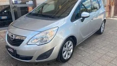 Argento Usata 2012 Opel Meriva Cosmo Monovolume | 2800 € (Buon prezzo)
