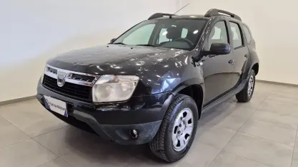 Käytetty Dacia Duster Ambiance 105 HP (77 kW) 2010 Musta Katumaasturi