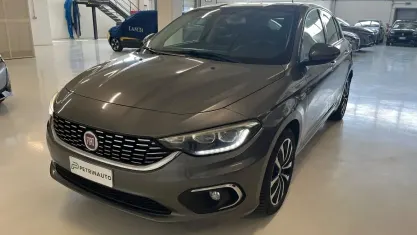 Usata Fiat Tipo Lounge 95 CV (69 kW) 2016 Grigio Berlina