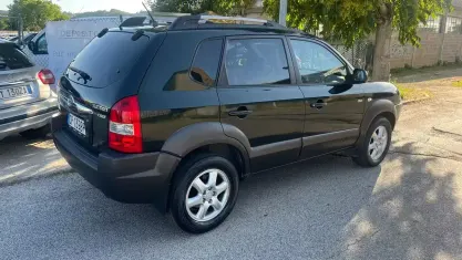 Usata Hyundai Tucson Dynamiq 112 CV (82 kW) 2005 Nero SUV