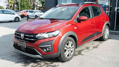 Usata Dacia Sandero Comfort 101 CV (74 kW) 2023 Rosso Utilitaria