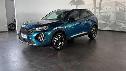 Usata Peugeot 2008 Allure 102 CV (75 kW) 2025 SUV
