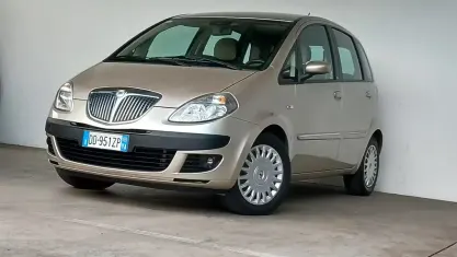 Usata Lancia Musa 77 CV (56 kW) 2007 Beige Monovolume