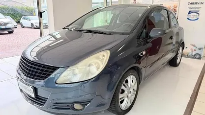 Usata 2007 Opel Corsa Club Tre volumi | 2999 € (Buon prezzo)