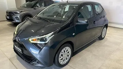 Usata Toyota Aygo Business Edition 72 CV (52 kW) 2020 Blu Utilitaria