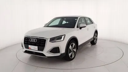 Bianco metallizzato Usata 2021 Audi Q2 Admired SUV | 23.900 € (Buon prezzo)