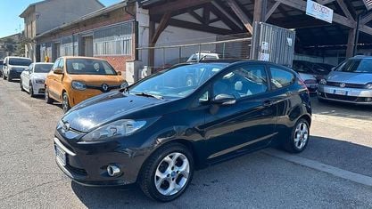 Usata Ford Fiesta Titanium 97 CV (71 kW) 2012 Nero Utilitaria