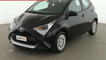 Usata Toyota Aygo Cool 72 CV (52 kW) 2021 Nero Utilitaria