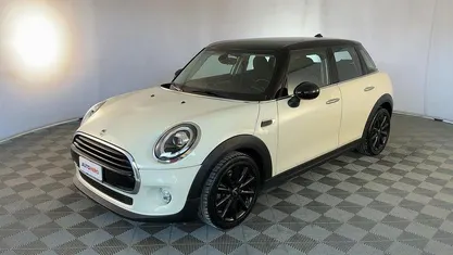 Używany Mini Cooper D 116 KM (85 kW) 2020 Biały Hatchback