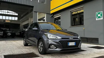 Gray Usata 2019 Hyundai i20 Berlina | 7950 € (Ottimo prezzo)