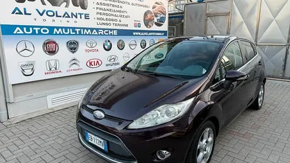 Viola Usata 2010 Ford Fiesta Titanium Due volumi | 4390 € (Buon prezzo)