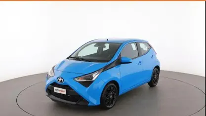 Usata Toyota Aygo X-play 72 CV (52 kW) 2020 Blu Utilitaria