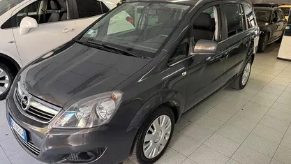 Usata Opel Zafira 150 CV (110 kW) 2013 Grigio Monovolume