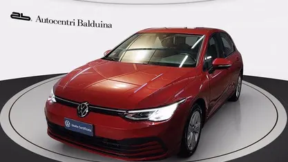 Kings red metalizzato Usata 2021 VW Golf Life Tre volumi | 19.500 € (Buon prezzo)