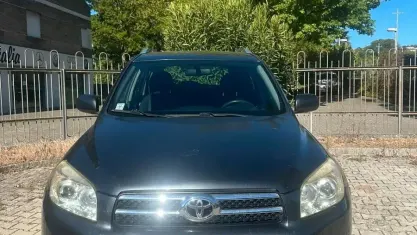 Usata Toyota RAV4 136 CV (100 kW) 2006 Grigio SUV