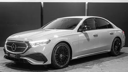Grigio Nuova 2025 Mercedes E220 AMG Line Premium | 86.941 € (Buon prezzo)