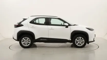 Usata Toyota Yaris Cross Active 116 CV (85 kW) 2024 Biancobianco SUV