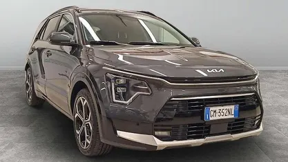 Grigio scuro Usata 2023 Kia Niro SUV | 24.900 € (Buon prezzo)