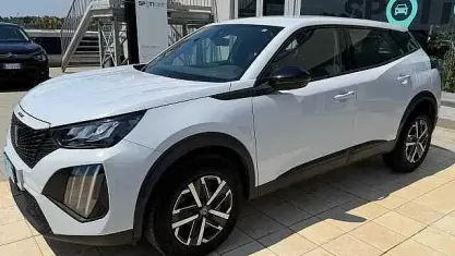 Usata Peugeot 2008 Active 102 CV (75 kW) 2024 Bianco SUV