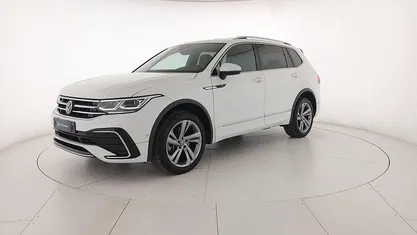 Usata VW Tiguan Allspace R-line 200 CV (147 kW) 2022 Pure white SUV
