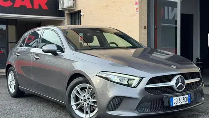 Usata Mercedes A180 Business 116 CV (85 kW) 2020 Grigio Berlina