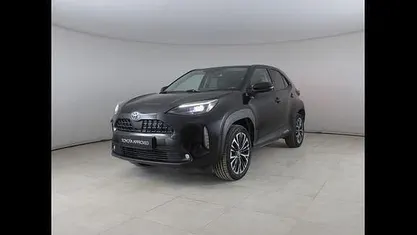 Nero Usata 2021 Toyota Yaris Cross Lounge SUV | 23.900 € (Buon prezzo)