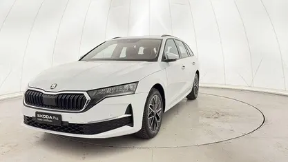 Usata Skoda Octavia Executive 150 CV (110 kW) 2025 Bianco Station wagon