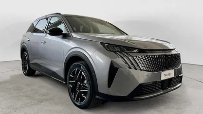 Usata Peugeot 5008 Allure 136 CV (100 kW) 2025 SUV