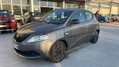 Usata 2024 Lancia Ypsilon Gold Due volumi | 13.950 € (Buon prezzo)
