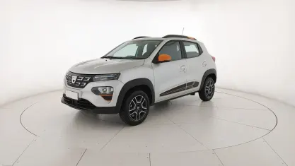 Usado Dacia Spring Comfort Plus 33 kW (45 CV) 2022 Plateado Utilitario