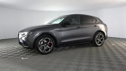 Usata Alfa Romeo Stelvio Veloce 209 CV (153 kW) 2025 Grigio / pastello SUV