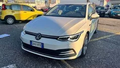 Bianco Usata 2023 VW Golf VIII Style Due volumi | 28.990 € (Buon prezzo)