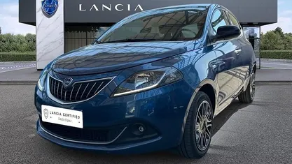Usata Lancia Ypsilon Gold 69 CV (50 kW) 2021 Blu Utilitaria