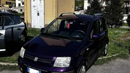 Usata Fiat Panda Emotion 69 CV (50 kW) 2010 Viola Utilitaria