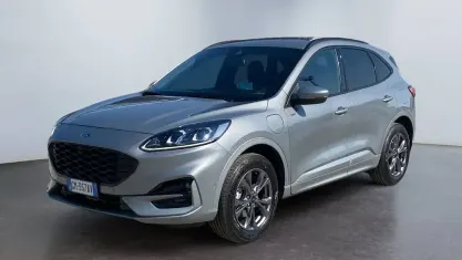 Usata Ford Kuga ST-Line X 225 CV (165 kW) 2023 Solar silver SUV