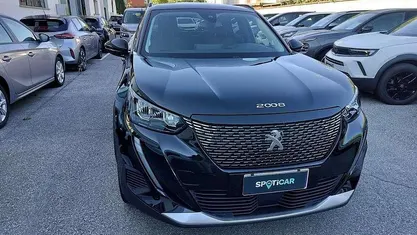 Usata Peugeot 2008 Allure 110 CV (80 kW) 2022 SUV