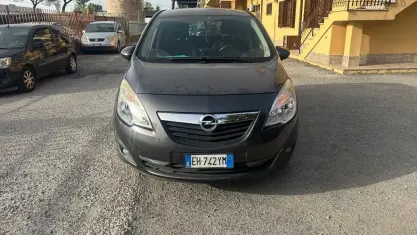 Usata Opel Meriva Cosmo 95 CV (69 kW) 2011 Grigio Monovolume