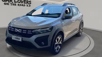 Usata Dacia Sandero Expression 101 CV (74 kW) 2023 Grigio lunare Utilitaria
