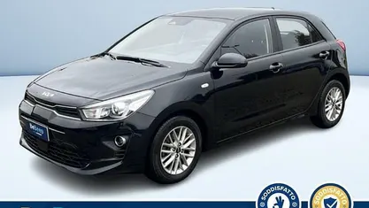 Nero pastello Usata 2022 Kia Rio Style Tre volumi | 13.900 € (Buon prezzo)
