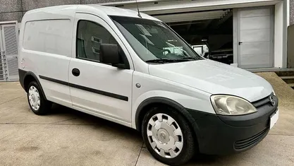 Bianco Usata 2010 Opel Combo Furgone | 2990 € (Buon prezzo)