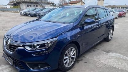 Usata Renault Mégane GrandTour 116 CV (85 kW) 2020 Blu Station wagon