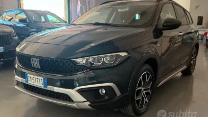Usata Fiat Tipo Cross 131 CV (96 kW) 2023 Verde Berlina